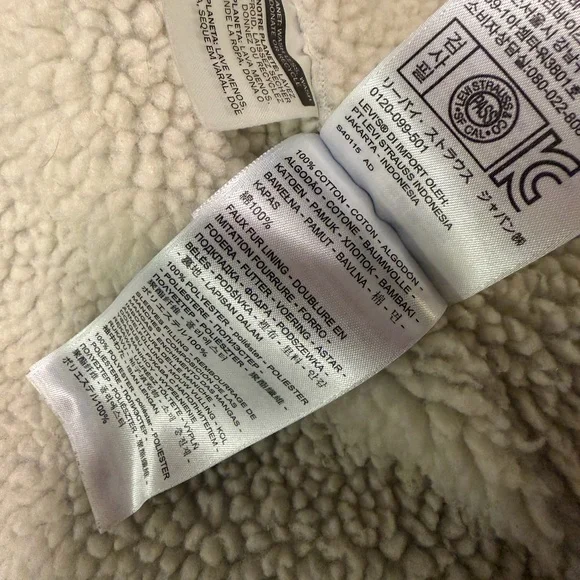 Levi’s Men’s Sherpa Trucker Jean Jacket Medium Wash Small - Picture 7 of 8